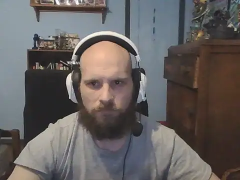 Snapshot of PDrents chatting on 11/17/25, 10:04 PDrents online show from 11/17/25, 10:04