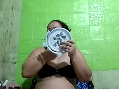 prettywetmom88 online show from 09/26/25, 10:41