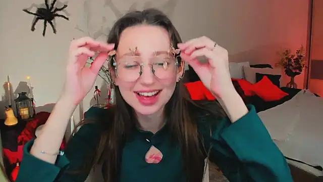 YourLovellyStory online show from 10/31/25, 09:21