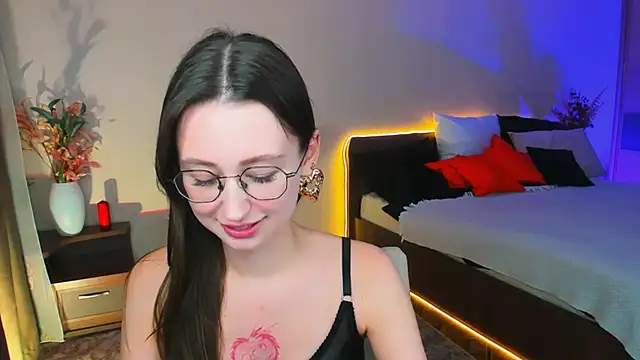 YourLovellyStory online show from 11/06/25, 07:26