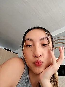 LauMiller online show from 11/08/25, 05:34