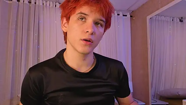 Snapshot of oliver_big19 chatting on 10/04/25, 11:52 oliver big19 online show from 10/04/25, 11:52