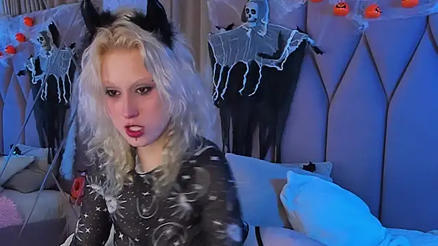 CarolLamb online show from 10/28/25, 08:00