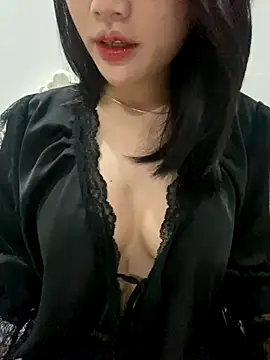 Beiiu 18 online show from 11/08/25, 09:35