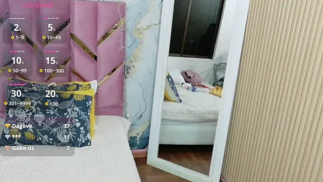 curvybrunnett online show from 10/21/25, 02:45