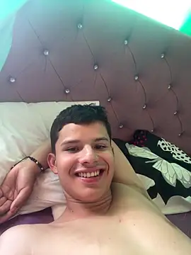 Snapshot of Tused11 chatting on 10/06/25, 04:48 Tused11 online show from 10/06/25, 04:48