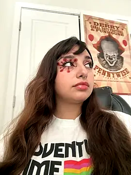 Snapshot of CharmingMaddie chatting on 10/10/25, 05:12 CharmingMaddie online show from 10/10/25, 05:12