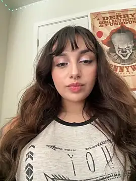 Snapshot of CharmingMaddie chatting on 10/14/25, 05:03 CharmingMaddie online show from 10/14/25, 05:03