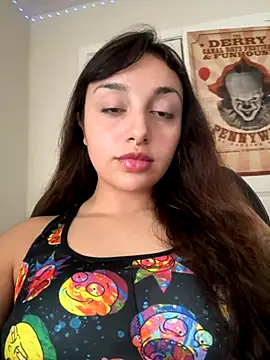 Snapshot of CharmingMaddie chatting on 10/17/25, 04:42 CharmingMaddie online show from 10/17/25, 04:42