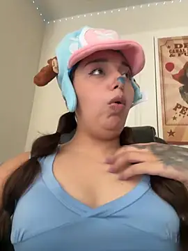 Snapshot of CharmingMaddie chatting on 10/22/25, 02:50 CharmingMaddie online show from 10/22/25, 02:50