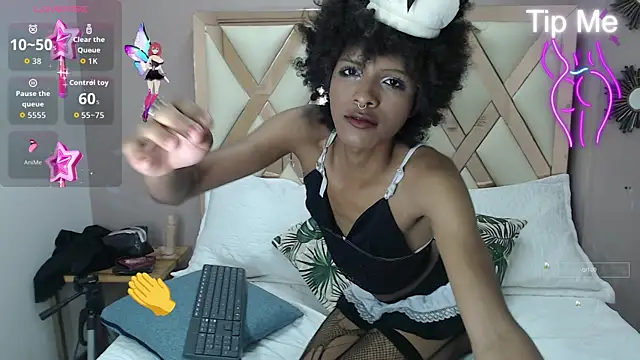 Snapshot of Violett_Salvatore chatting on 10/15/25, 09:26 Violett Salvatore online show from 10/15/25, 09:26