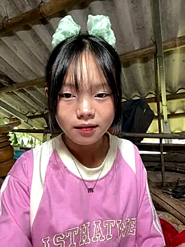 Snapshot of AdamLazis chatting on 10/11/25, 12:54 AdamLazis online show from 10/11/25, 12:54