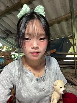 Snapshot of AdamLazis chatting on 10/18/25, 12:35 AdamLazis online show from 10/18/25, 12:35