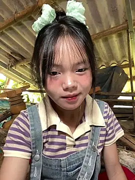 Snapshot of AdamLazis chatting on 10/19/25, 01:06 AdamLazis online show from 10/19/25, 01:06