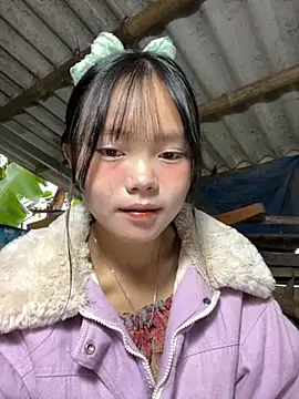 Snapshot of AdamLazis chatting on 11/08/25, 01:06 AdamLazis online show from 11/08/25, 01:06