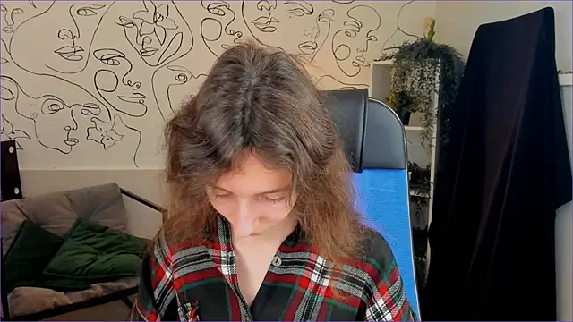 Snapshot of EmmanuellBrown chatting on 10/03/25, 12:13 EmmanuellBrown online show from 10/03/25, 12:13
