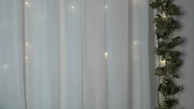 angelainparis28 online show from 10/06/25, 12:52