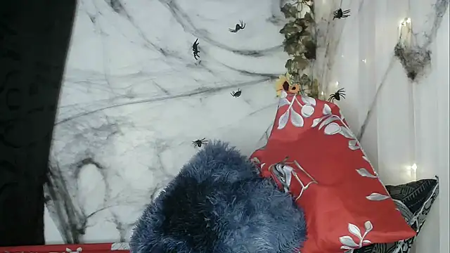 angelainparis28 online show from 10/13/25, 05:18