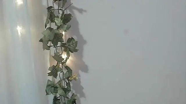 angelainparis28 online show from 11/13/25, 07:18