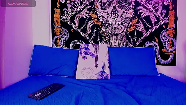 Mafer Osorio online show from 11/19/25, 02:55