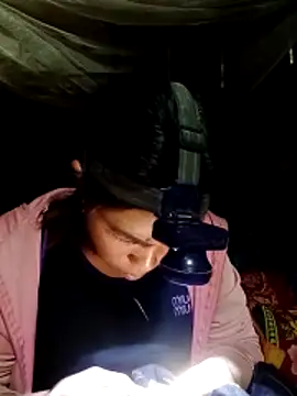 Snapshot of cicnci chatting on 11/01/25, 01:40 cicnci online show from 11/01/25, 01:40