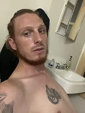 Snapshot of BIGxRED chatting on 09/18/25, 03:19 BIGxRED online show from 09/18/25, 03:19