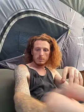 Snapshot of BIGxRED chatting on 10/29/25, 10:33 BIGxRED online show from 10/29/25, 10:33