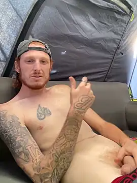 Snapshot of BIGxRED chatting on 10/30/25, 04:08 BIGxRED online show from 10/30/25, 04:08