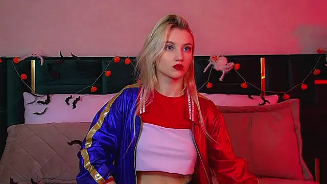 Snapshot of StacyEvances chatting on 10/31/25, 06:25 StacyEvances online show from 10/31/25, 06:25