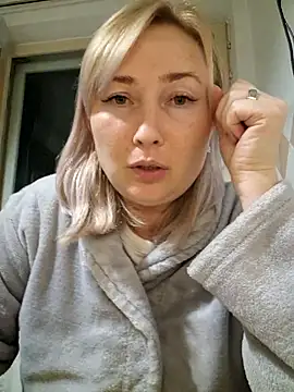 Snapshot of Xseniy chatting on 10/07/25, 07:22 Xseniy online show from 10/07/25, 07:22