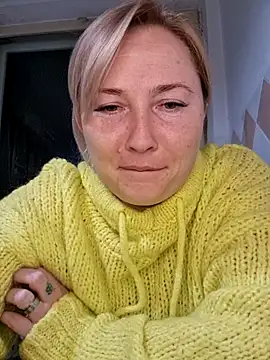 Snapshot of Xseniy chatting on 10/09/25, 09:02 Xseniy online show from 10/09/25, 09:02