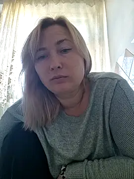 Snapshot of Xseniy chatting on 10/20/25, 06:58 Xseniy online show from 10/20/25, 06:58