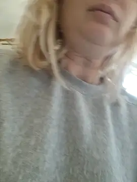 Snapshot of Xseniy chatting on 10/26/25, 09:48 Xseniy online show from 10/26/25, 09:48