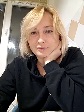 Snapshot of Xseniy chatting on 11/10/25, 09:47 Xseniy online show from 11/10/25, 09:47