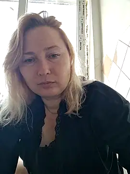 Snapshot of Xseniy chatting on 11/14/25, 10:58 Xseniy online show from 11/14/25, 10:58