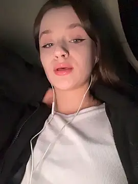 KittyQueeny online show from 10/28/25, 02:09