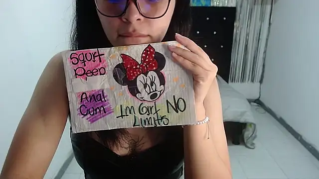 Snapshot of Darkittydoll_15 chatting on 09/29/25, 01:05 Darkittydoll 15 online show from 09/29/25, 01:05