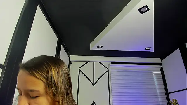 ElaBourn  online show from 09/17/25, 01:13