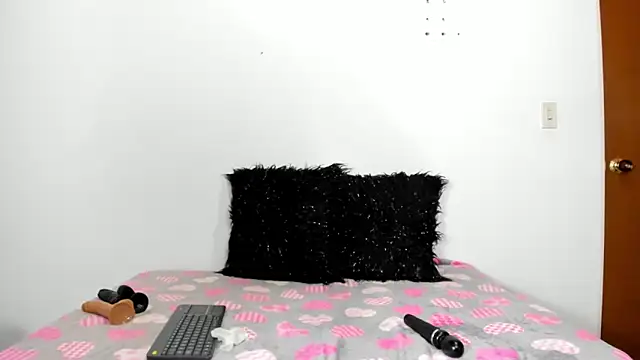 Camila Martiinez online show from 11/14/25, 07:23