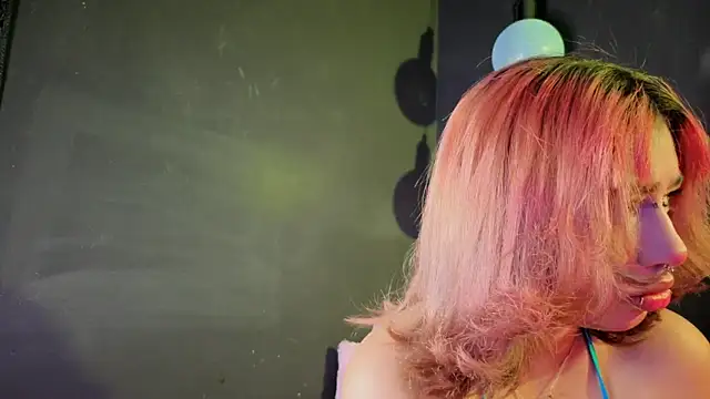 zoelight18 online show from 10/06/25, 10:02