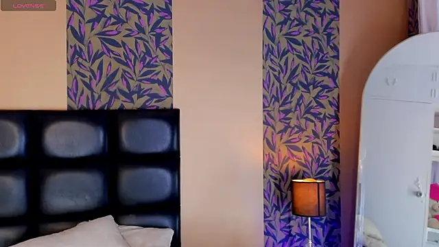  DantFox  online show from 10/10/25, 02:54