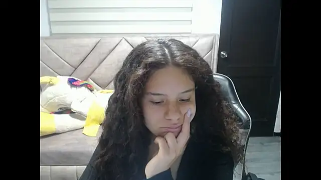 Velvet Moon V online show from 10/17/25, 01:03