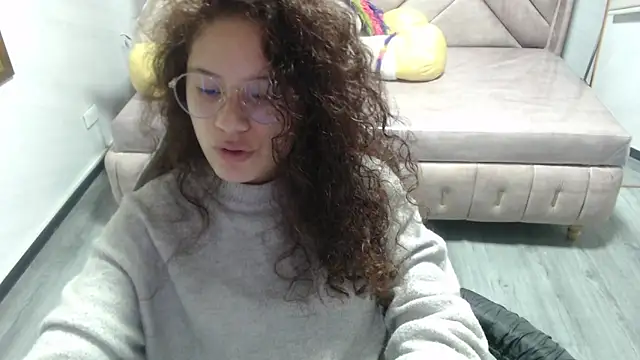 Velvet Moon V online show from 11/05/25, 01:22