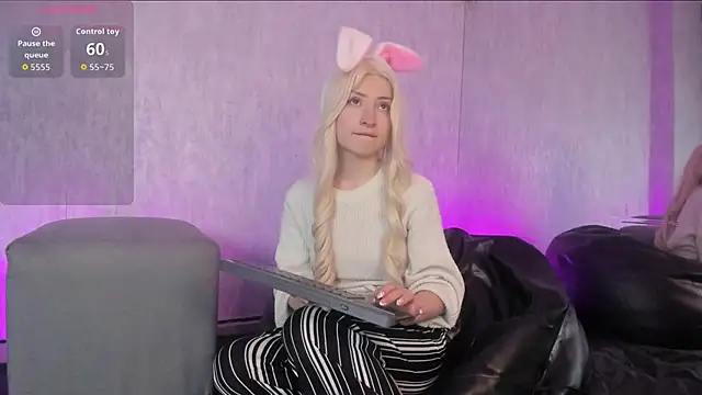 AriMonoban online show from 11/11/25, 12:16