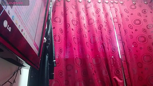 Snapshot of miatentazione chatting on 10/06/25, 11:51 miatentazione online show from 10/06/25, 11:51