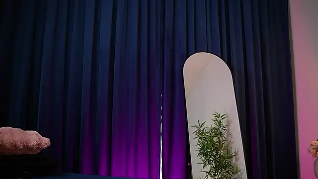 Snapshot of _ChloeLee_ chatting on 10/11/25, 06:23 ChloeLee online show from 10/11/25, 06:23