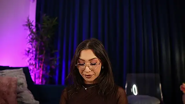 Snapshot of _ChloeLee_ chatting on 11/20/25, 05:29 ChloeLee online show from 11/20/25, 05:29