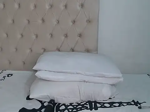 Lolly Ramochele online show from 10/05/25, 02:04