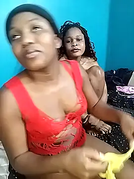 Snapshot of SweetHoney21_ chatting on 10/22/25, 09:25 SweetHoney21 online show from 10/22/25, 09:25