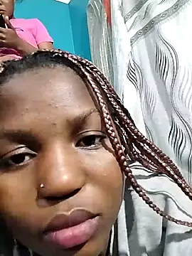 Snapshot of SweetHoney21_ chatting on 11/17/25, 10:37 SweetHoney21 online show from 11/17/25, 10:37